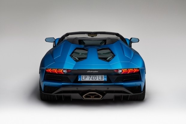 Vo Frankfurte predstavia modernizovaný Lamborghini Aventador S Roadster