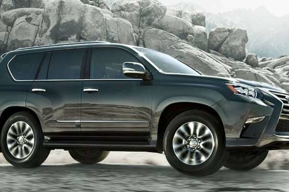 Drsnosť a elegancia v modernizovanom SUV Lexus GX 460 Fotografia 2