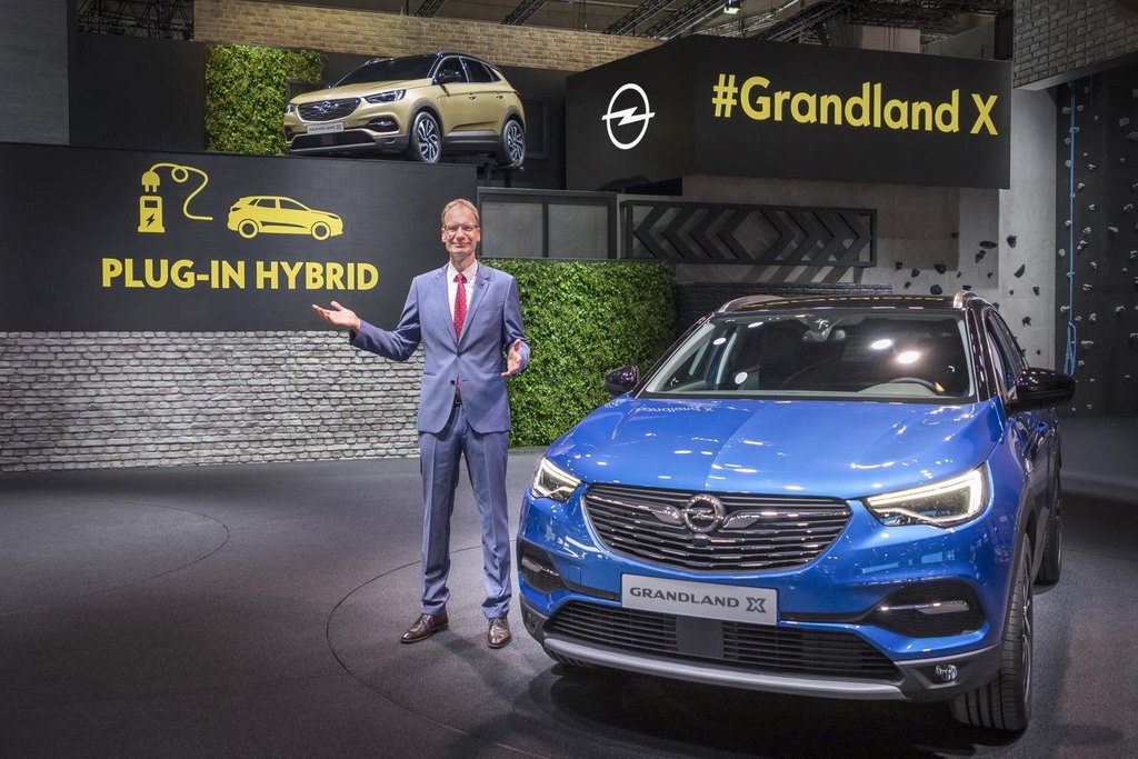 Opel predstavil svoj prvý hybridný automobil