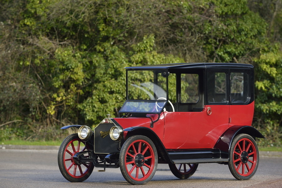 Mitsubishi ukáže nový starý automobil k 100. jubileu
