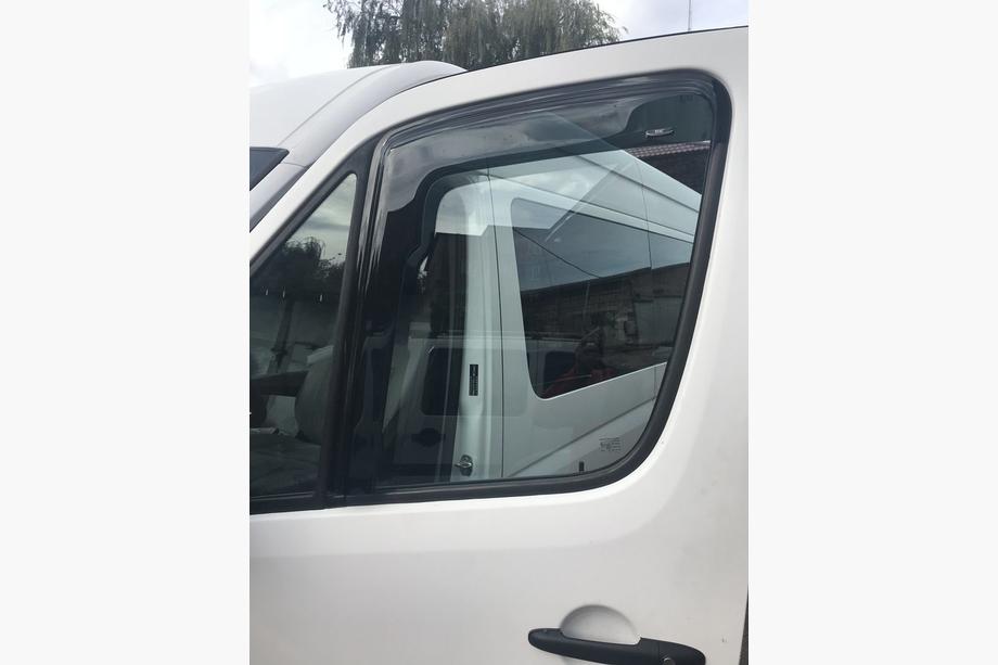 Volkswagen Crafter 2006–2016 Okenné veterné deflektory (2 ks, HIC) Fotografia 7