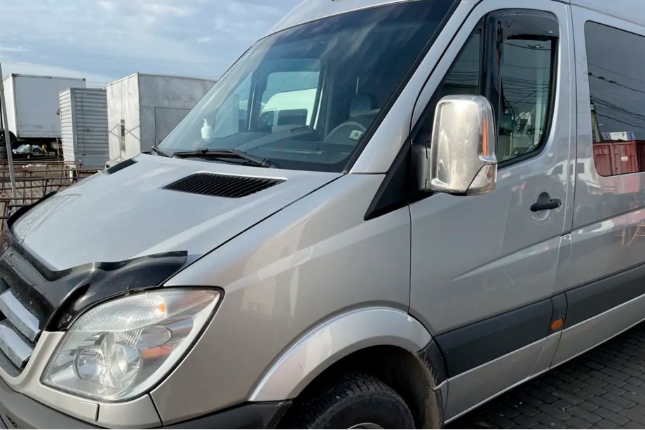 Mercedes Sprinter W906 2006–2018 Lepené okenné deflektory (2 ks, HIC) Fotografia 10