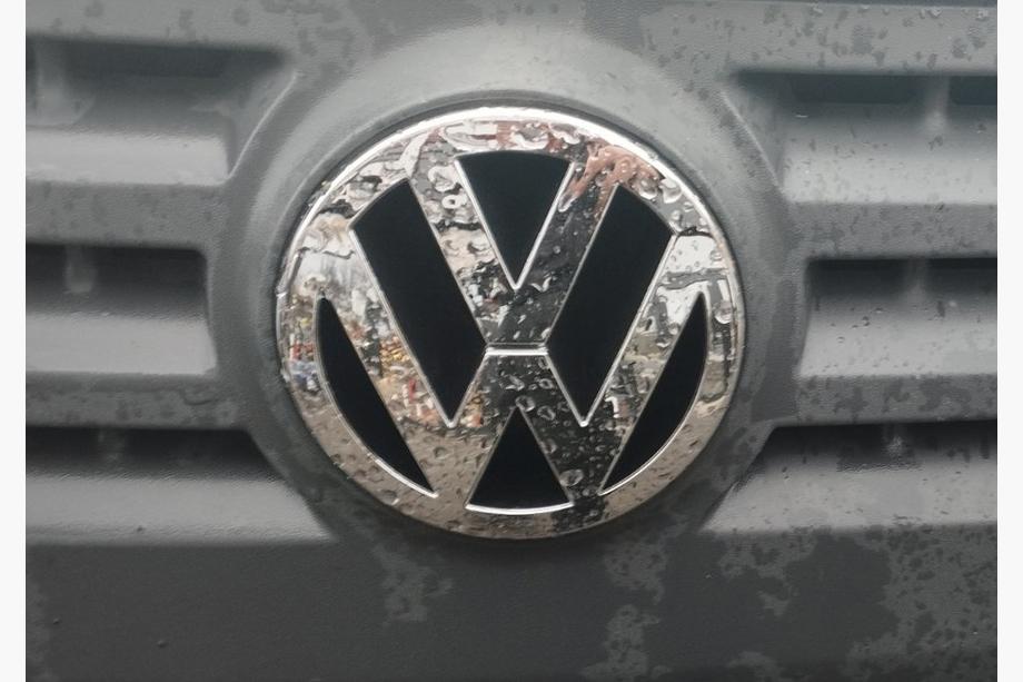 Volkswagen Caddy 2004–2010 Predný emblém (originál) Image