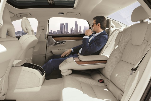 Prehľad modernizovaného sedanu Volvo S90