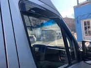 Mercedes Sprinter W906 2006–2018 Lepené okenné deflektory (2 ks, Niken) fotografia 3