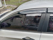 Hyundai Accent 2011–2017 Okenné deflektory s chrómovou lištou SD (4 ks, Niken) fotografia 2