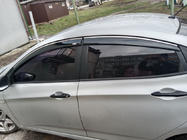 Hyundai Accent 2011–2017 Okenné deflektory s chrómovou lištou SD (4 ks, Niken) fotografia 1