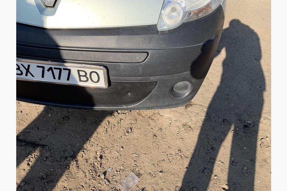 Renault Kangoo 2008–2020 Zimná horná mriežka chladiča (2008-2013) Lesklá Fotografia 6