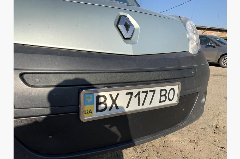 Renault Kangoo 2008–2020 Zimná horná mriežka chladiča (2008-2013) Lesklá Fotografia 7