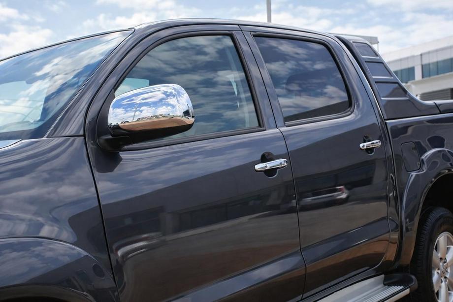 Toyota Hilux 2006–2015 Nerezové kryty spätných zrkadiel (2 ks) Carmos - turecká oceľ Image