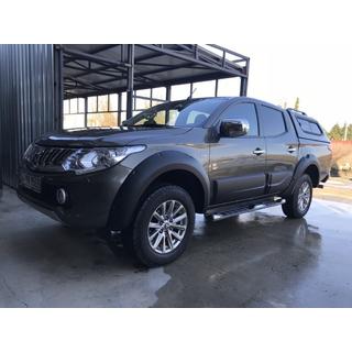 Hardtop (posuvné okná) Mitsubishi L200 2015–2024 fotografia 3