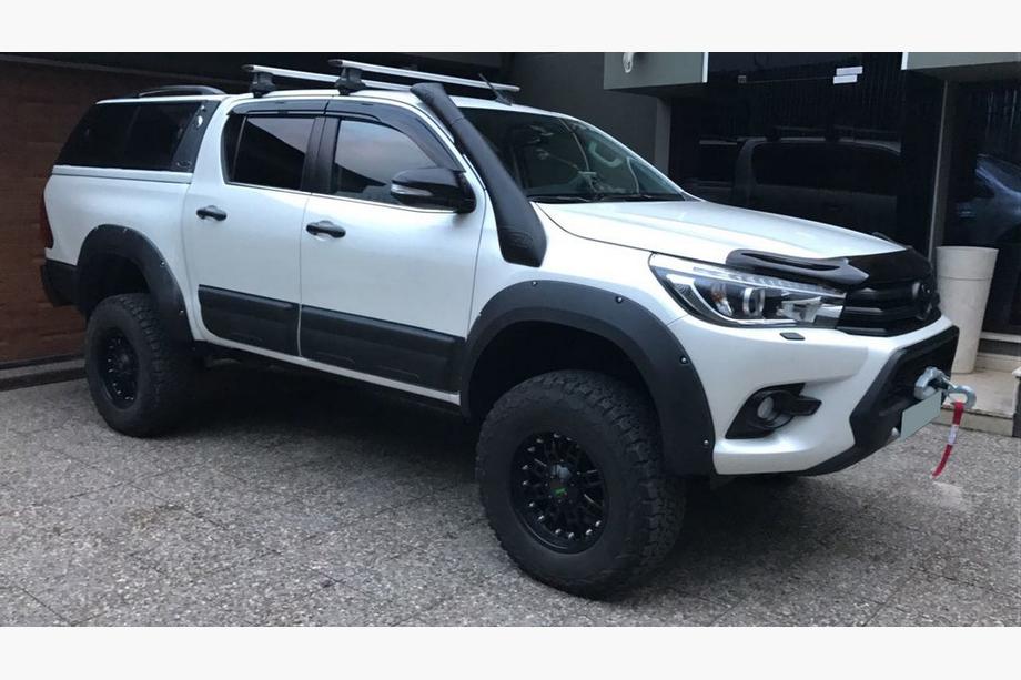 Toyota Hilux 2015– Rozširovacie lemy blatníkov (2015–2020, ABS, na skrutky) Fotografia 8