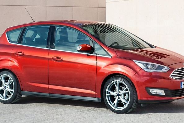Test kompaktného päťmiestneho minivanu Ford C-Max