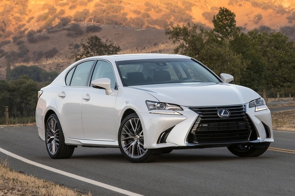 Recenzia sedanu Lexus GS