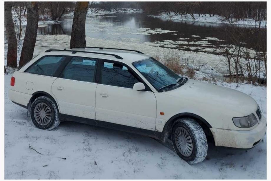 Audi A6 C4 1994–1997 Nástavce lemov blatníkov (4 ks, čierne) Kov Fotografia 2