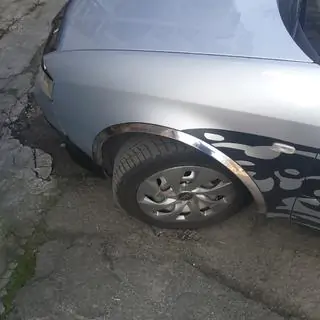 Nerezové lemy blatníkov (4 ks)