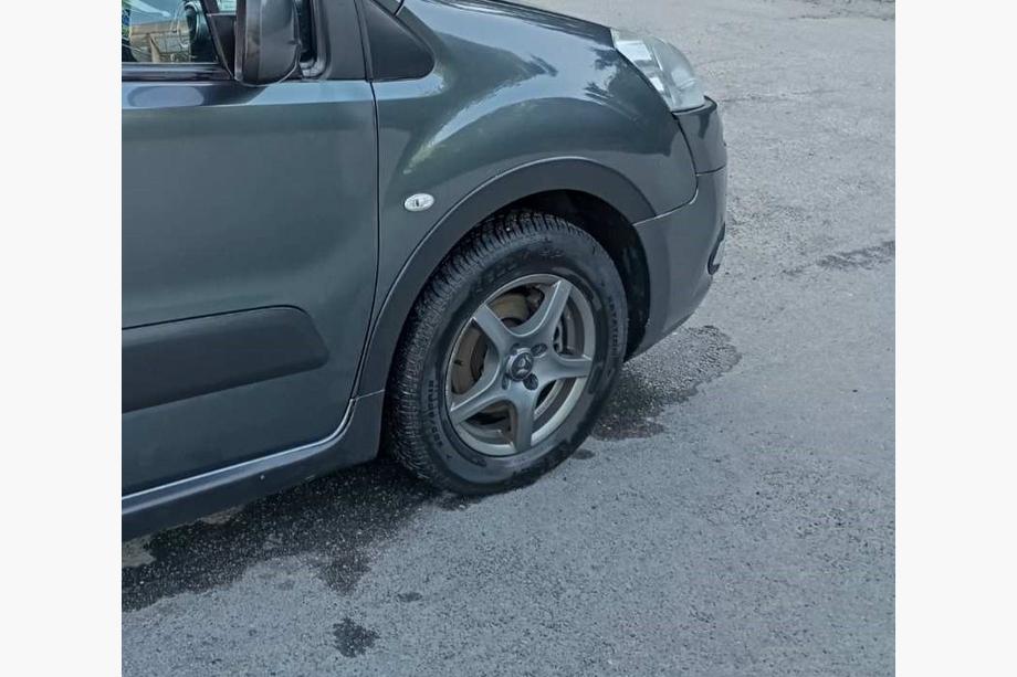 Citroen Berlingo 2008–2018 Nástavce lemov blatníkov (4 ks, čierne) 2 bočné dvere, kov Fotografia 4