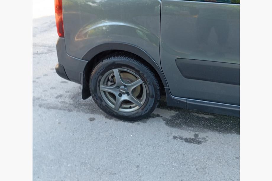 Citroen Berlingo 2008–2018 Nástavce lemov blatníkov (4 ks, čierne) 2 bočné dvere, kov Fotografia 6