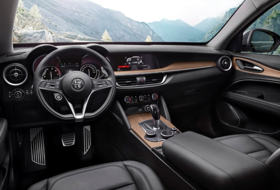 Prehľad crossoveru Alfa Romeo Stelvio