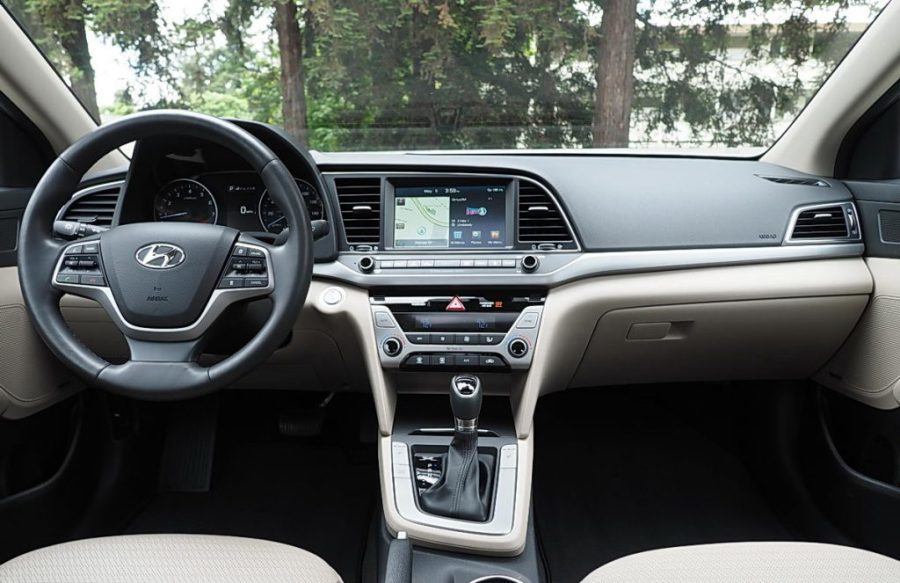 Recenzia sedanu Hyundai Elantra šiestej generácie