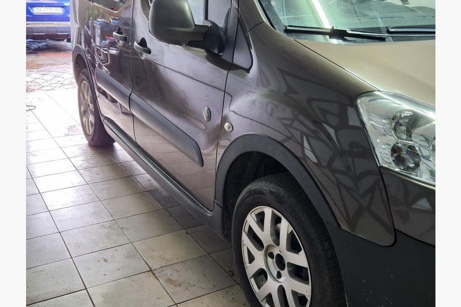 Peugeot Partner Tepee 2008–2018 Nástavce lemov blatníkov (4 ks, čierne) 2 bočné dvere, kov Fotografia 9