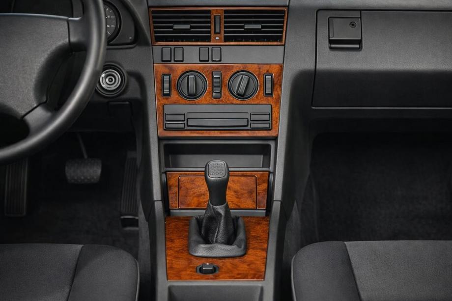Mercedes C-class W202 1993–2001 Kryty prístrojovej dosky (1993-1995) Titán Image