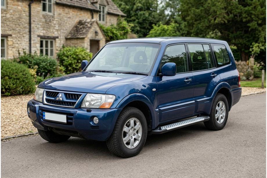 Mitsubishi Pajero Wagon III 1999–2006 Bočné nášľapy typu X5 (2 ks, hliník) Image