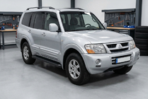 Mitsubishi Pajero Wagon III 1999–2006 Bočné nášľapy Allmond Black (2 ks, hliník) fotografia 1