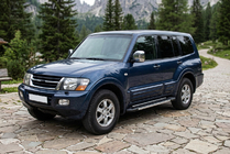 Mitsubishi Pajero Wagon III 1999–2006 Bočné nášľapy RedLine V1 (2 ks, hliník) fotografia 1