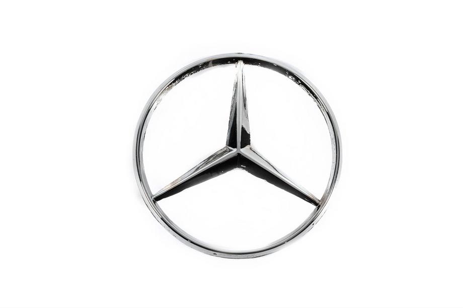 Mercedes E-trieda W124 1984–1997 Zadný emblém (nerez) Image