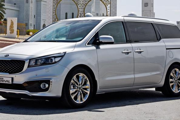 Recenzia minivanu KIA Carnival