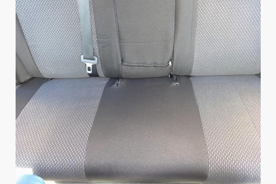Toyota Avensis 2009–2018 Autopoťahy (textilné, Classik) Fotografia 7