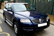 Volkswagen Touareg 2002–2010 Bočné nášľapy Allmond Grey (2 ks, hliník) fotografia 2
