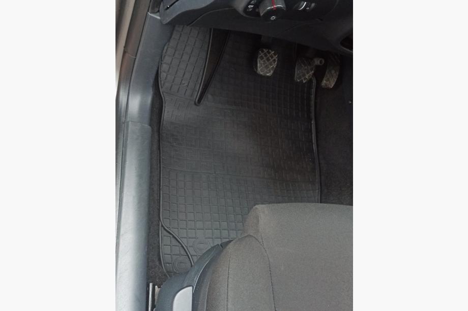 Seat Ibiza 2002–2009 Gumové koberce do interiéru (4 ks, Polytep) Image