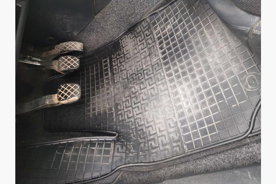 Seat Cordoba 2000–2009 Gumové koberce do interiéru (4 ks, Polytep) Image