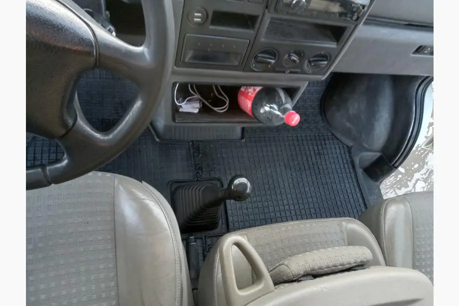 Volkswagen T4 Caravelle/Multivan 1990–2003 Gumené rohože do interiéru (2 ks, Polytep) Image