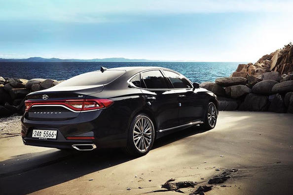 Test vlajkovej lode: nový Hyundai Grandeur Fotografia 2