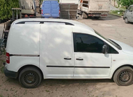 Volkswagen Caddy 2010–2015 Strešné lyžiny Skyport BLACK Štandardná základňa fotografia 6