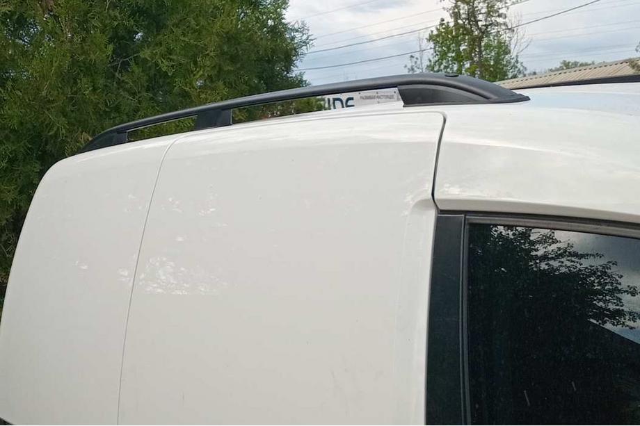 Volkswagen Caddy 2010–2015 Strešné lyžiny Skyport BLACK Maxi rázvor Fotografia 7