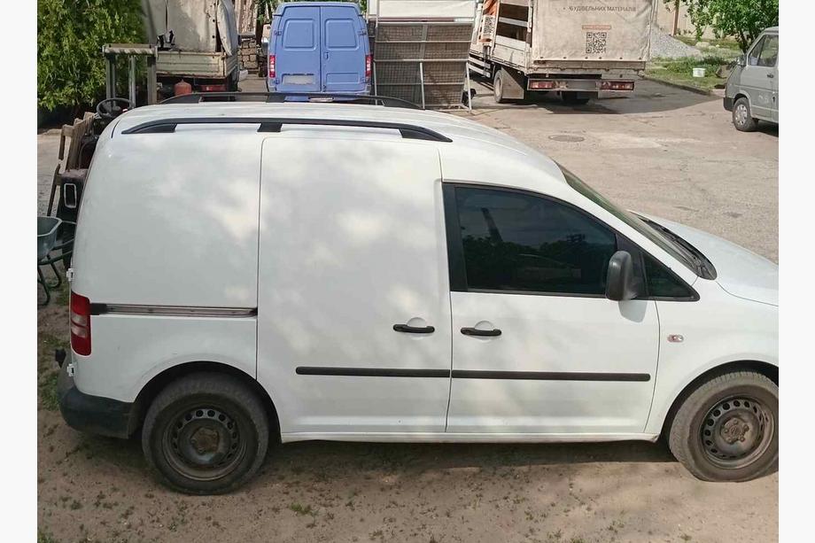 Volkswagen Caddy 2010–2015 Strešné lyžiny Skyport BLACK Maxi rázvor Fotografia 6