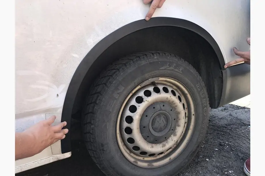 Volkswagen T5 2010–2015 Lemy blatníkov (6 ks, ABS) Fotografia 4
