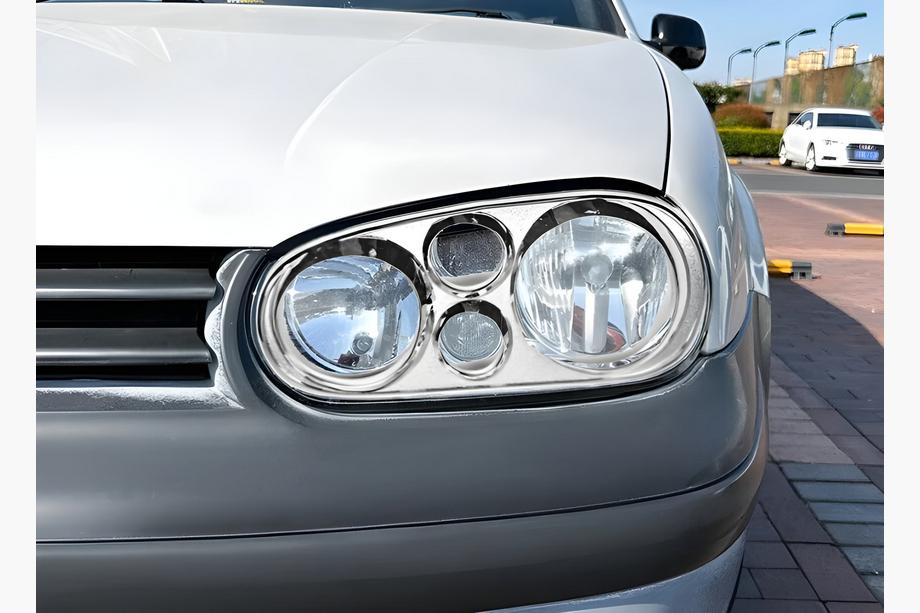 Volkswagen Golf 4 1997–2006 Chrómové rámiky svetlometov V1 (2 ks, plast) Image