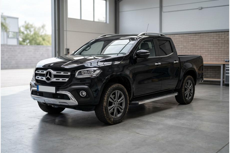 Mercedes X class 2017–2020 Bočné nášľapy BlackLine (2 ks, hliník) Image