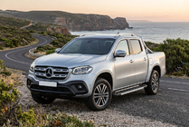 Mercedes X class 2017–2020 Bočné nášľapy RedLine V1 (2 ks, hliník) fotografia 1
