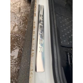 Nerezové lišty prahov OmsaLine (4 ks) Dacia Duster 2008–2018 fotografia 3