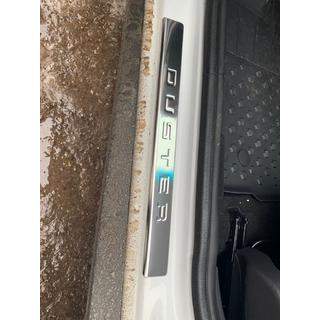 Nerezové lišty prahov OmsaLine (4 ks) Dacia Duster 2008–2018 fotografia 2