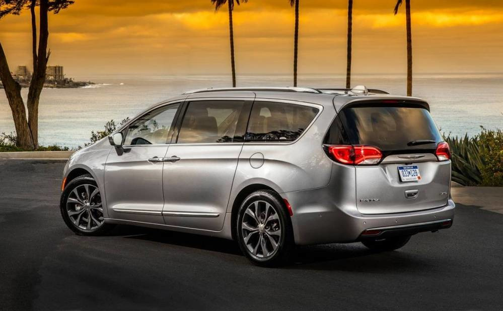 Recenzia minivanu Chrysler Pacifica