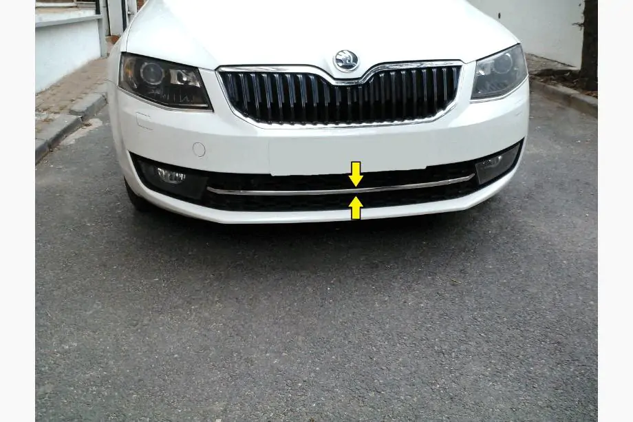 Skoda Octavia III A7 2013–2019 Nerezová ochranná lišta na predný nárazník 13-17 Fotografia 1