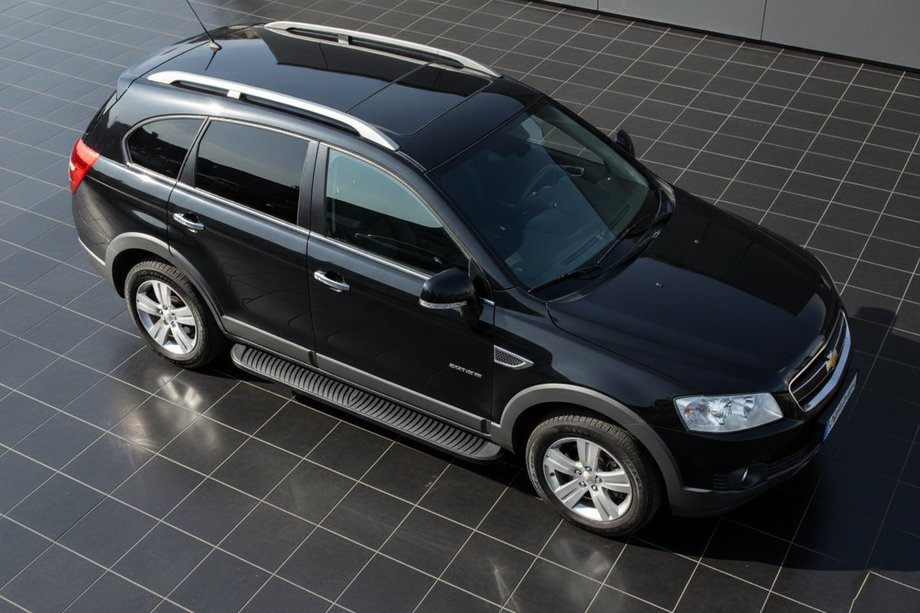Chevrolet Captiva 2006–2019 Bočné prahy Tayga Black (2 ks, hliník) 2006-2015 Image