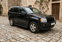 Jeep Grand Cherokee WK 2004–2010 Bočné prahy Tayga Black (2 ks, hliník) fotografia 1
